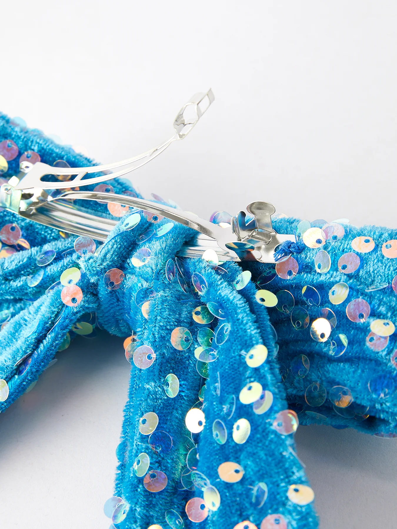 Girls Sequin Bow Hair Clip - Image 4