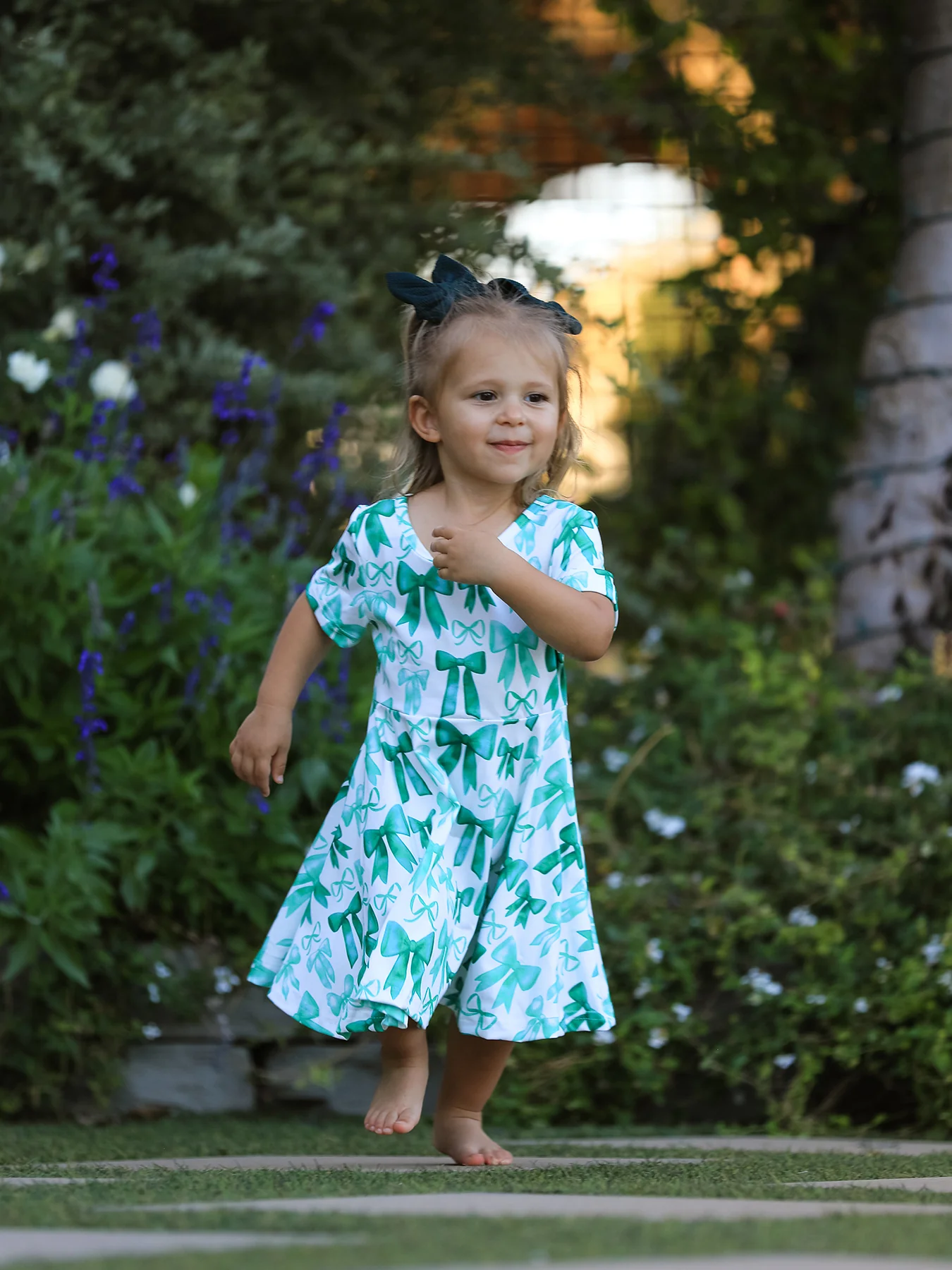 St. Patrick's Day Bow Print  Short Sleeves Girls Dress - Image 5